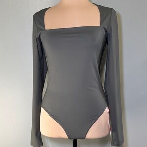 Cyanstyle Gray Square Neck Long Sleeve Bodysuit Woman’s Shirt‎ Top Medium NWT